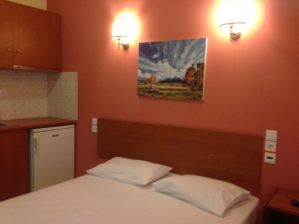 Marvi Hotel Kamena Vourla Zimmer foto
