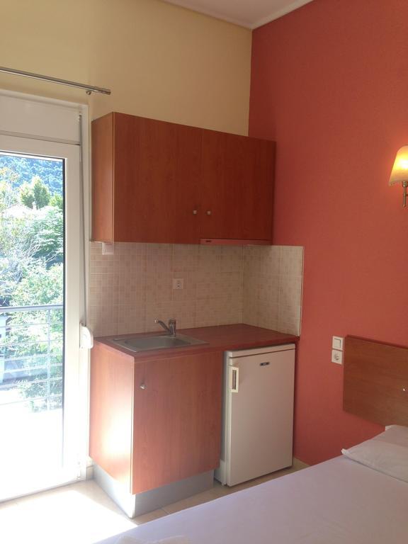 Marvi Hotel Kamena Vourla Zimmer foto