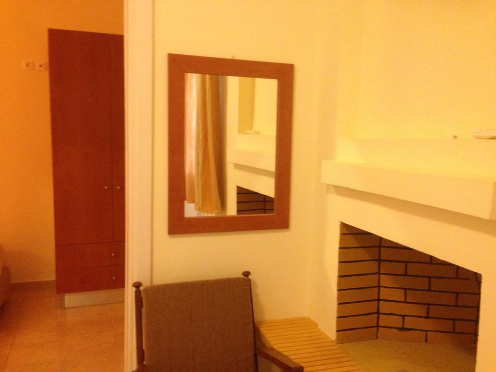 Marvi Hotel Kamena Vourla Zimmer foto